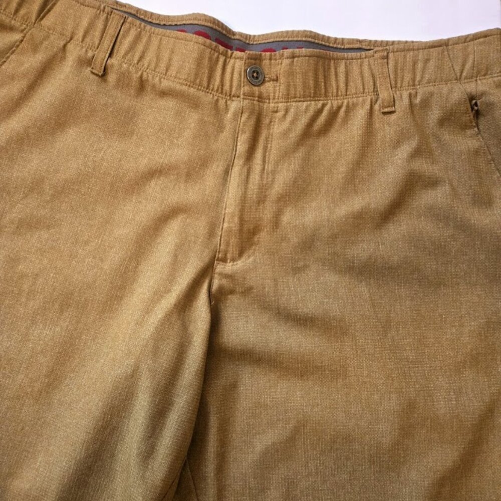Men's Swiss‎ Tech khaki color shorts Size 40